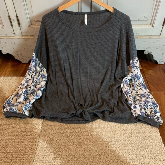 Waffle Weave Tie Front Print Chiffon Sleeve Top - Picture 4 of 6